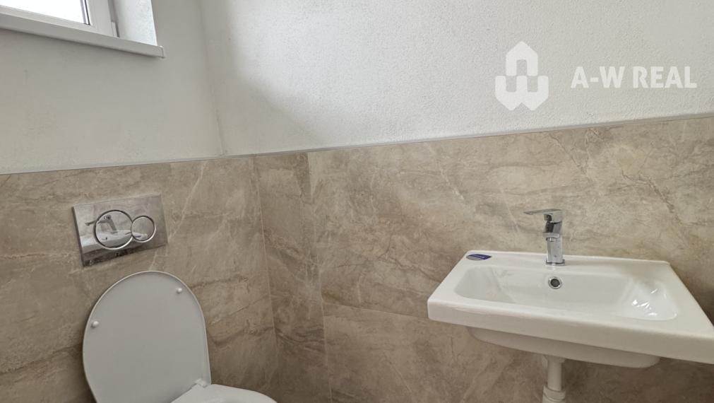 Aw-real ponúka na predaj 4izbovú bytovú jednotku (sucast dvojdomu )v štandarde vo Velkom Mederi