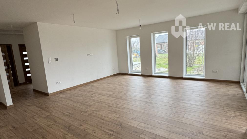 Aw-real ponúka na predaj 4izbovú bytovú jednotku (sucast dvojdomu )v štandarde vo Velkom Mederi