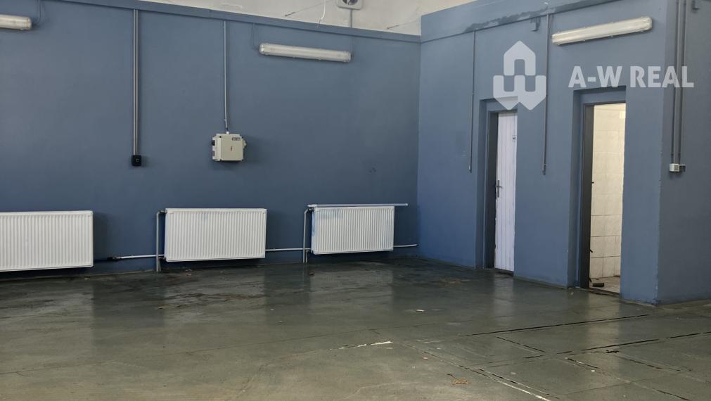 0911 234 656 Prenájom skladový priestor v centre mesta + vlastné parkovanie