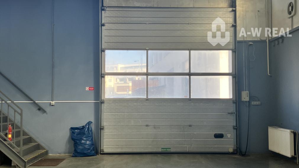 0911 234 656 Prenájom skladový priestor v centre mesta + vlastné parkovanie