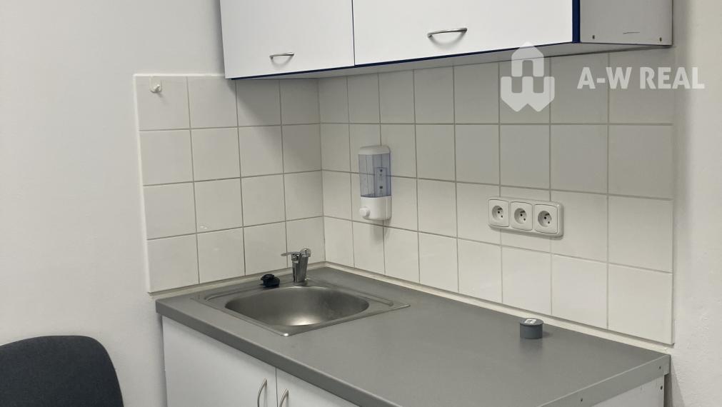 0911 234 656 Prenájom obchodný priestor v centre mesta