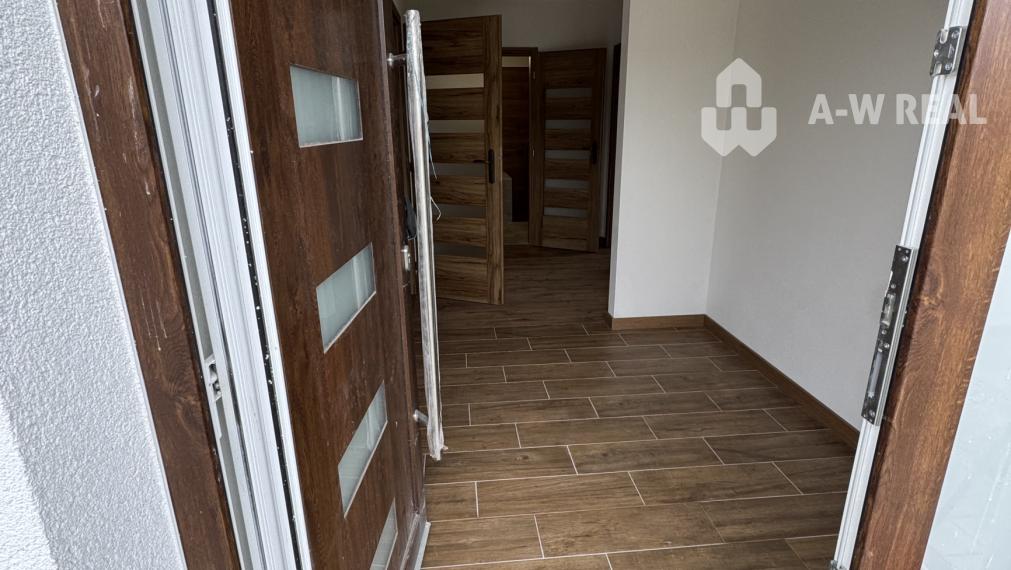 ‼️🤏mozné jednanie‼️znížená cena‼️Top‼️👌‼️Aw-real ponúka na predaj 4izbovú bytovú jednotku (sucast dvojdomu )v štandarde vo Velkom Mederi‼️