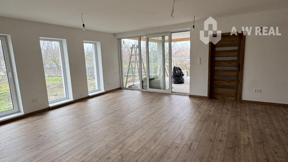 ‼️🤏mozné jednanie‼️znížená cena‼️Top‼️👌‼️Aw-real ponúka na predaj 4izbovú bytovú jednotku (sucast dvojdomu )v štandarde vo Velkom Mederi‼️