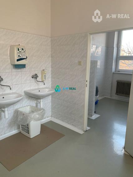 Výrobné a skladové priestory na prenájom.