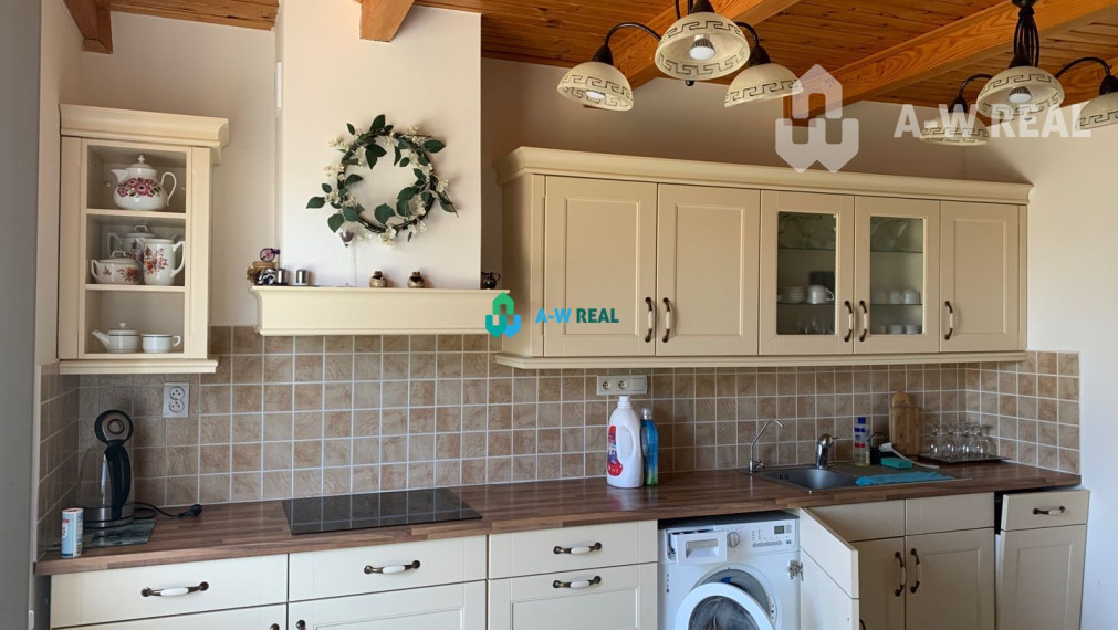 Ponúkáme prenájom rodinného domu.