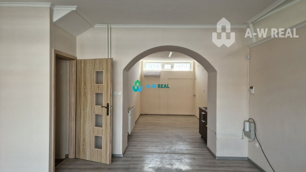 Top ponuka! Prenájom - Polyfunkčná budova s možnosťou podnikania a bývania neďaleko centra mesta Dunajskej Stredy