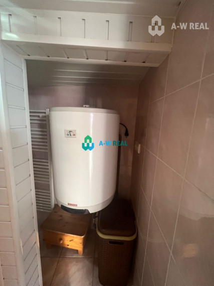 Znížená cena!  Rodinný dom s vnútorným aj vonkajším bazénom na krásne upravenom pozemku.