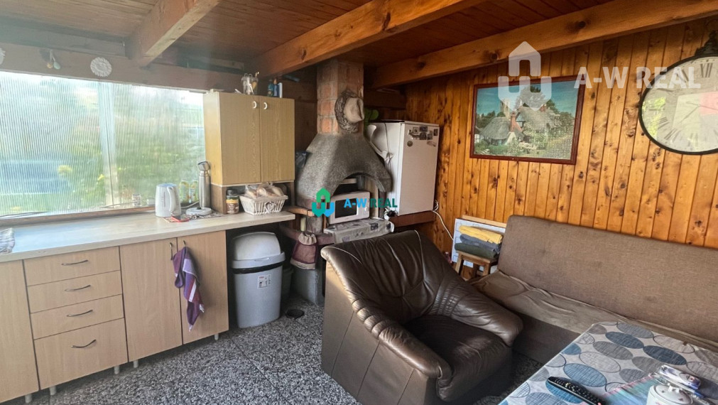 Znížená cena!  Rodinný dom s vnútorným aj vonkajším bazénom na krásne upravenom pozemku.