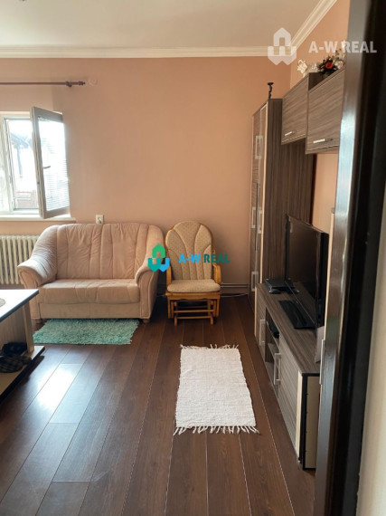 Exkluzívna ponuka - čiastočne  prerobený 4-izbový rodinný dom na predaj v Kútnikoch pri hlavnej ceste 63, 1 km od DS a 47 km od BA