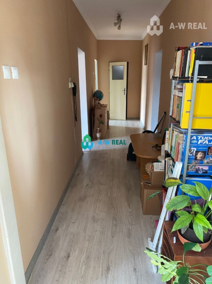 Exkluzívna ponuka - čiastočne  prerobený 4-izbový rodinný dom na predaj v Kútnikoch pri hlavnej ceste 63, 1 km od DS a 47 km od BA