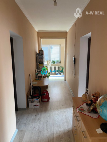 Exkluzívna ponuka - čiastočne  prerobený 4-izbový rodinný dom na predaj v Kútnikoch pri hlavnej ceste 63, 1 km od DS a 47 km od BA