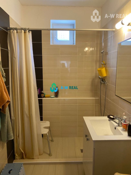 Exkluzívna ponuka - čiastočne  prerobený 4-izbový rodinný dom na predaj v Kútnikoch pri hlavnej ceste 63, 1 km od DS a 47 km od BA