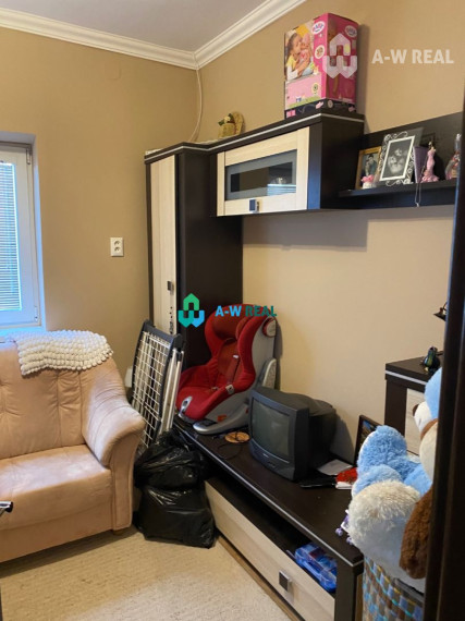 Exkluzívna ponuka - čiastočne  prerobený 4-izbový rodinný dom na predaj v Kútnikoch pri hlavnej ceste 63, 1 km od DS a 47 km od BA