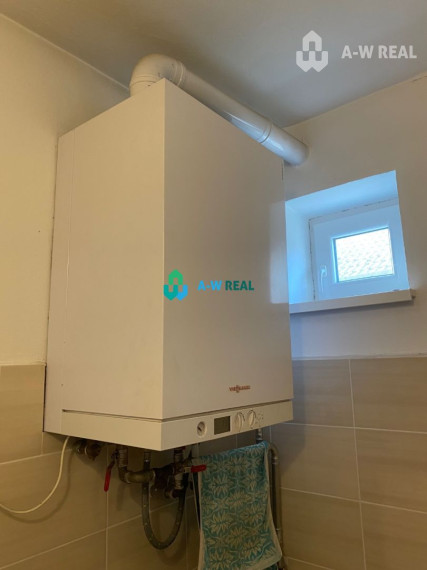 Exkluzívna ponuka - čiastočne  prerobený 4-izbový rodinný dom na predaj v Kútnikoch pri hlavnej ceste 63, 1 km od DS a 47 km od BA