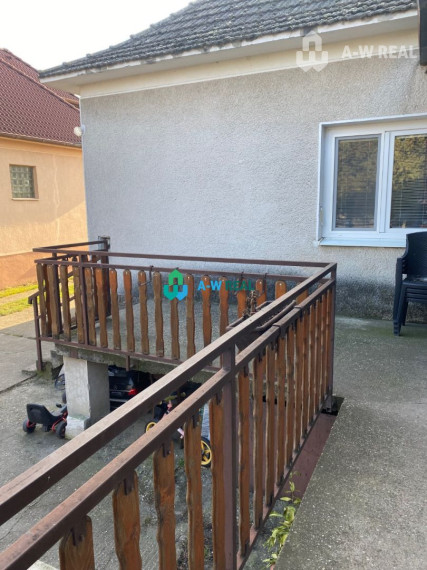 Exkluzívna ponuka - čiastočne  prerobený 4-izbový rodinný dom na predaj v Kútnikoch pri hlavnej ceste 63, 1 km od DS a 47 km od BA