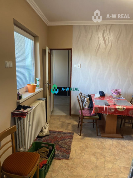 Exkluzívna ponuka - čiastočne  prerobený 4-izbový rodinný dom na predaj v Kútnikoch pri hlavnej ceste 63, 1 km od DS a 47 km od BA