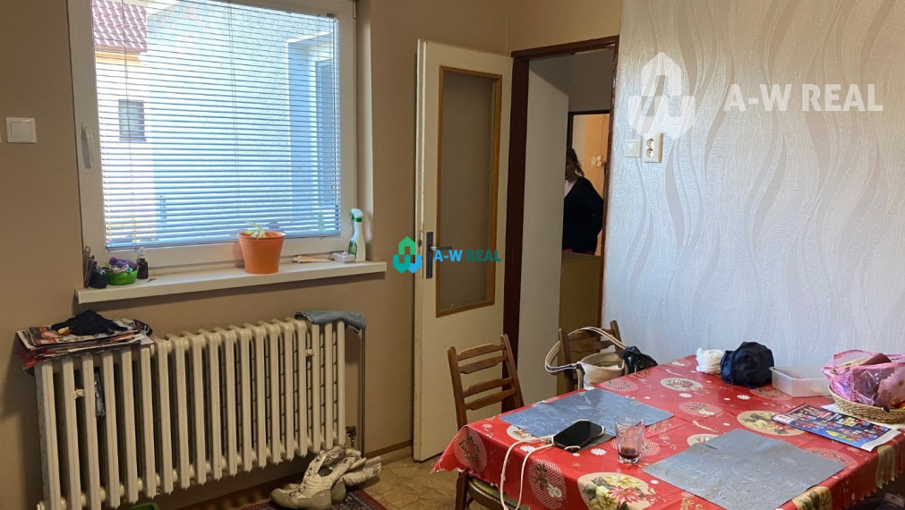 Exkluzívna ponuka - čiastočne  prerobený 4-izbový rodinný dom na predaj v Kútnikoch pri hlavnej ceste 63, 1 km od DS a 47 km od BA