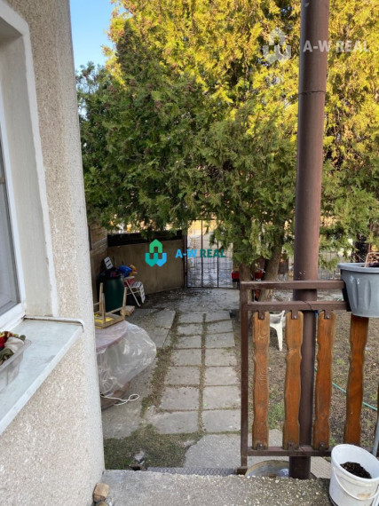 Exkluzívna ponuka - čiastočne  prerobený 4-izbový rodinný dom na predaj v Kútnikoch pri hlavnej ceste 63, 1 km od DS a 47 km od BA