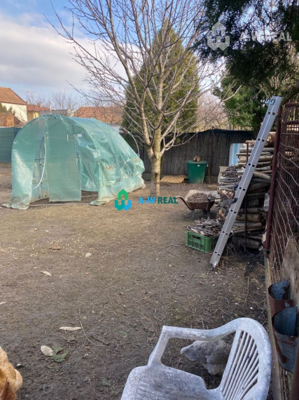 Exkluzívna ponuka - čiastočne  prerobený 4-izbový rodinný dom na predaj v Kútnikoch pri hlavnej ceste 63, 1 km od DS a 47 km od BA