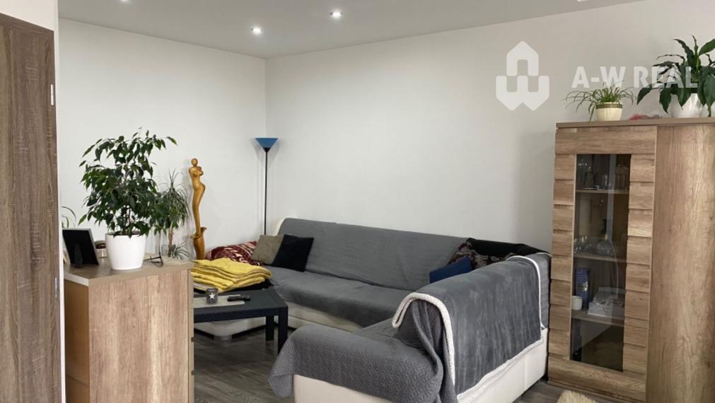 ☎️0917656551 📞Pekný, komfortný 3-izbový rodinný dom na predaj v obci OHRADY pri Dunajskej Strede