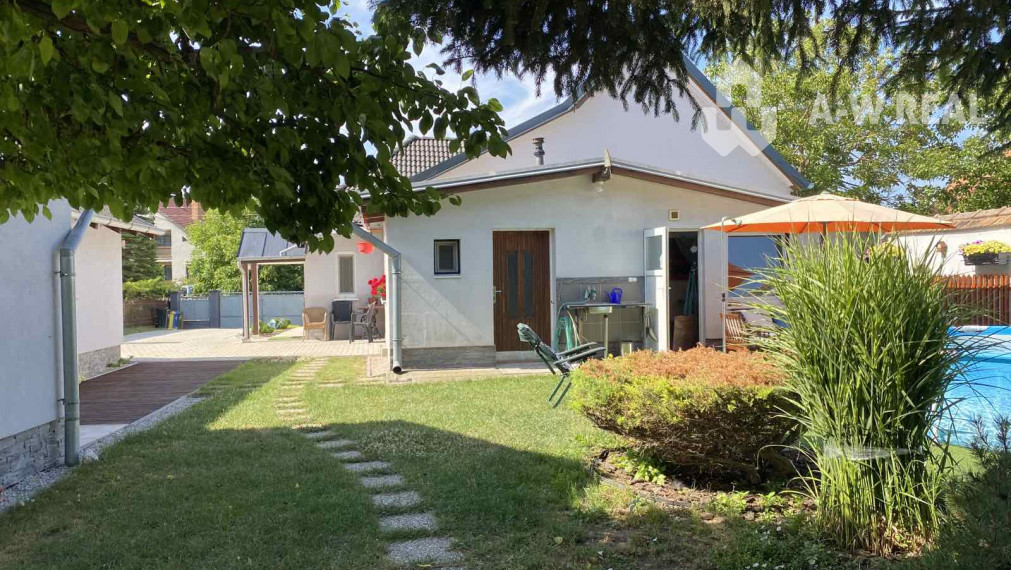 Na predaj DVA SAMOSTATNÉ RODINNÉ DOMY na jednom pozemku o rozlohe 2370 m2, 3-izbový RD+letná kuchyňa a 1-izbový RD