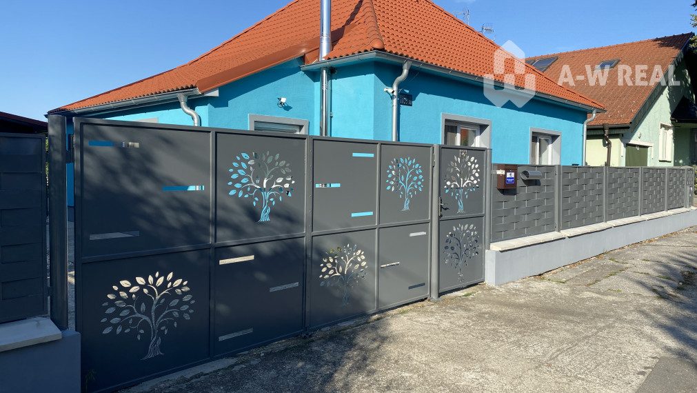 Rezervované - Na predaj: Kompletne zrekonštruovaný, pekný 4-izbový rodinný dom s veľkou relaxačnou záhradou v Dunajskej Strede blízko k starému mestu+ dvojgaráž, letná terasa, technická miestnosť, plocha pozemku 960 m2