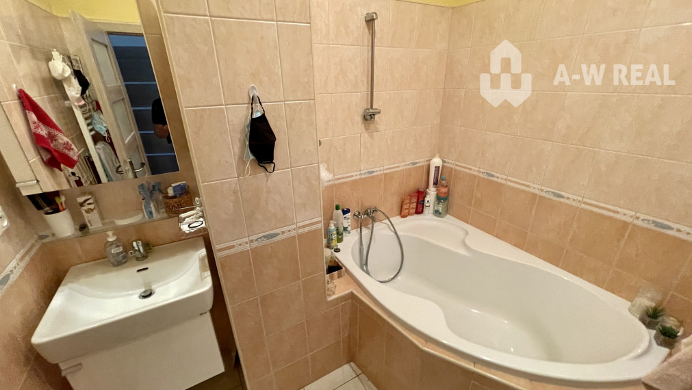 KOMPLETNE ZARIADENÁ REŠTAURÁCIA S BYTOVOU JEDNOTKOU NA PREDAJ V DUNAJSKEJ STREDE