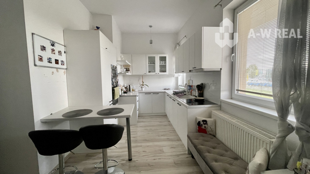 KOMPLETNE ZARIADENÁ REŠTAURÁCIA S BYTOVOU JEDNOTKOU NA PREDAJ V DUNAJSKEJ STREDE