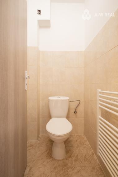 Dvojpodlažný rodinný dom s veľkým pozemkom na predaj v obci Jahodná