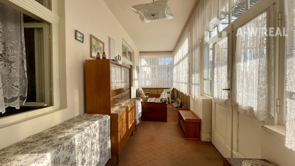 VRAKÚŇ – STARÝ RODINNÝ DOM NA PREDAJ S VEĽKÝM POZEMKOM - 24 ÁROV