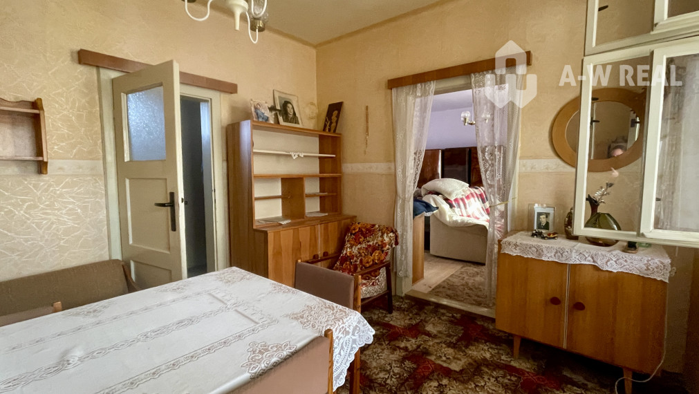 VRAKÚŇ – STARÝ RODINNÝ DOM NA PREDAJ S VEĽKÝM POZEMKOM - 24 ÁROV