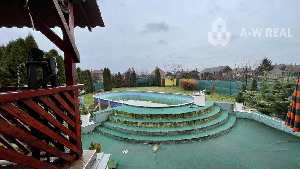 VKUSNÝ 4-IZBOVÝ RODINNÝ DOM S GARÁŽOU NA PREDAJ V OBCI TOPOĽNÍKY