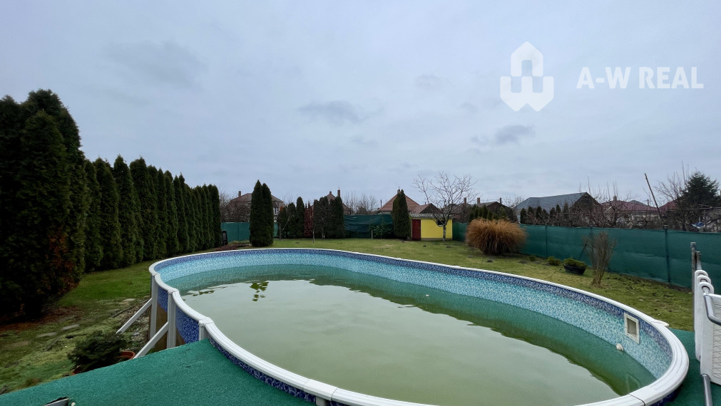 VKUSNÝ 4-IZBOVÝ RODINNÝ DOM S GARÁŽOU NA PREDAJ V OBCI TOPOĽNÍKY