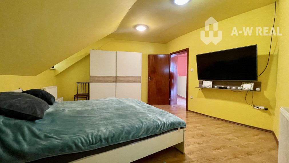 HORNÝ BAR - 2-IZBOVÝ  PREROBENÝ BYT NA PREDAJ V CENTRE DEDINY