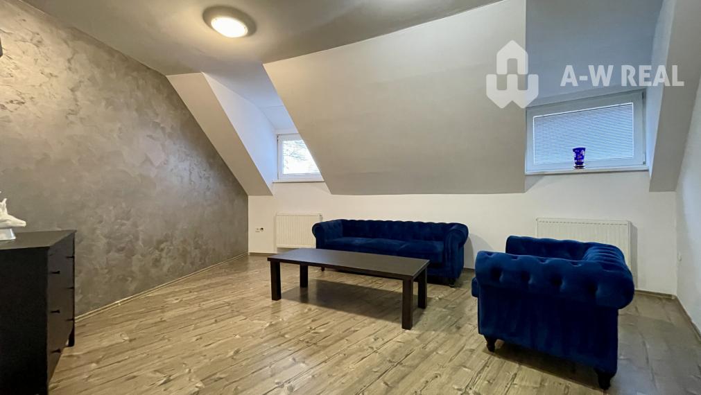 HORNÝ BAR-2-IZBOVÝ  PREROBENÝ BYT NA PREDAJ V CENTRE DEDINY