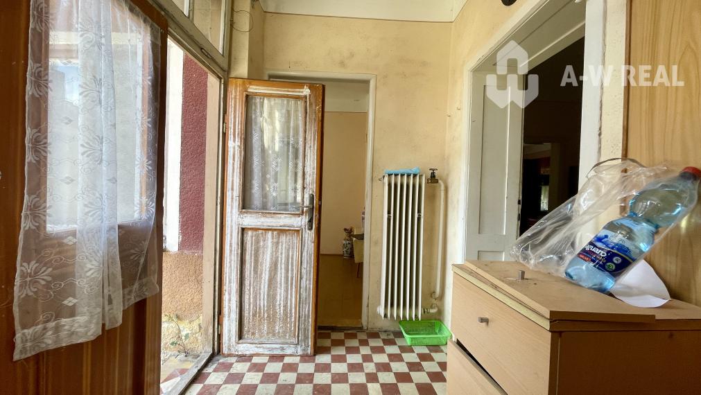 VEĽKÉ DVORNÍKY – STAVEBNÝ POZEMOK SO STARÝM RODINNÝM NA PREDAJ