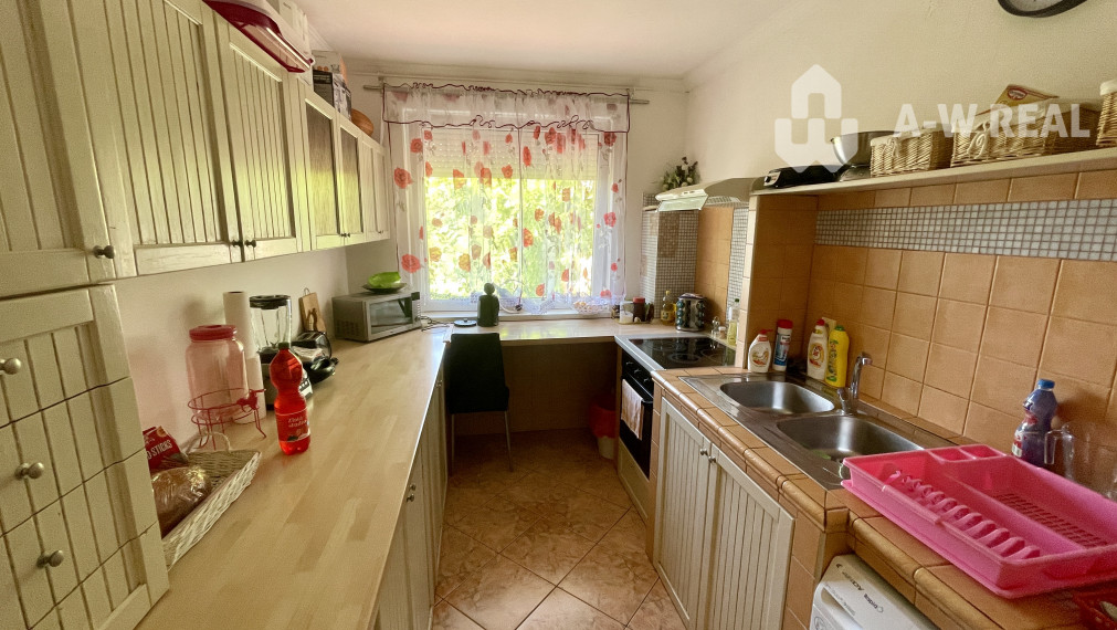 Na predaj slnečný, veľkometrážny 3-izbový byt s veľkým balkónom a vlastnou garážou v západnej časti Dunajskej Stredy