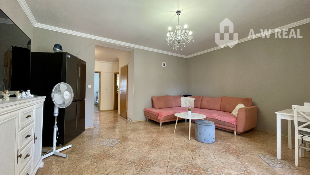 Na predaj slnečný, veľkometrážny 3-izbový byt s veľkým balkónom a vlastnou garážou v západnej časti Dunajskej Stredy