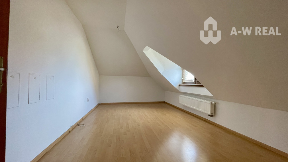 VKUSNÝ 4-IZBOVÝ RODINNÝ DOM S GARÁŽOU NA PREDAJ V OBCI TOPOĽNÍKY