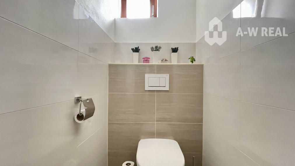 VKUSNÝ 4-IZBOVÝ RODINNÝ DOM S GARÁŽOU NA PREDAJ V OBCI TOPOĽNÍKY