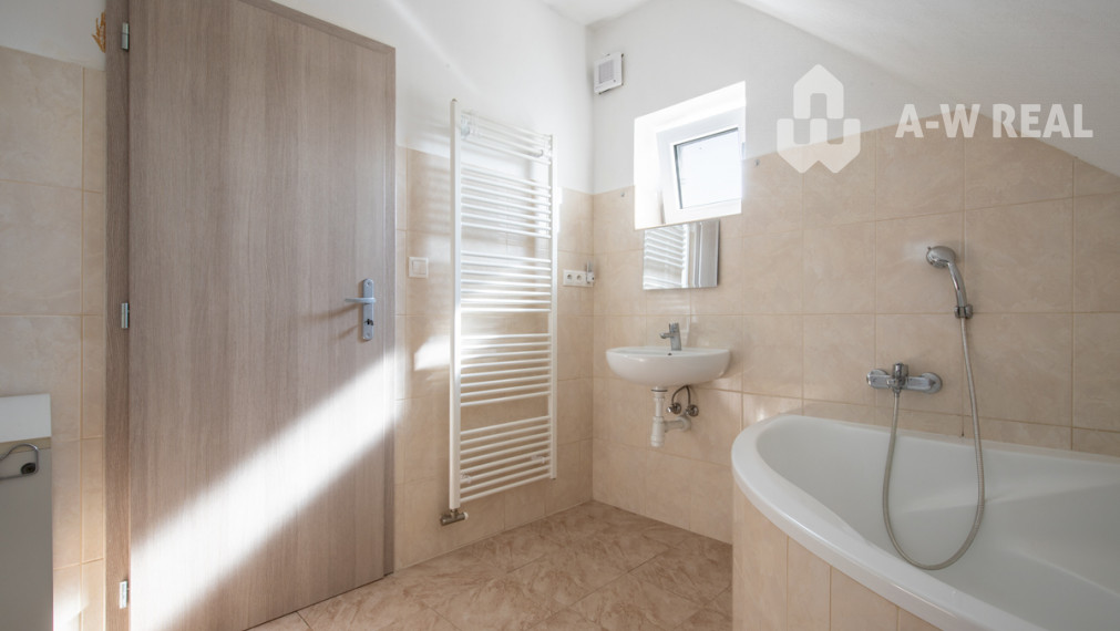 Znížená cena za 4 izbový rodinný dom v obci Jahodná