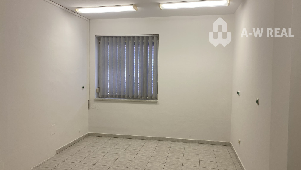 Skvelá ponuka!!! Prenájom nebytového priestoru na podnikateľské účely v CENTRE Dunajskej Stredy, úž. plocha 54 m2, 2 prepojené miestnosti