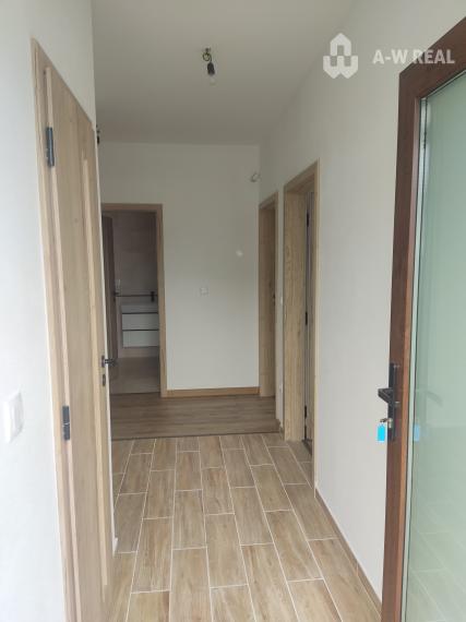 Ponúkam Vám na predaj 4izbový rodinný dom v obci Horná Potôň!