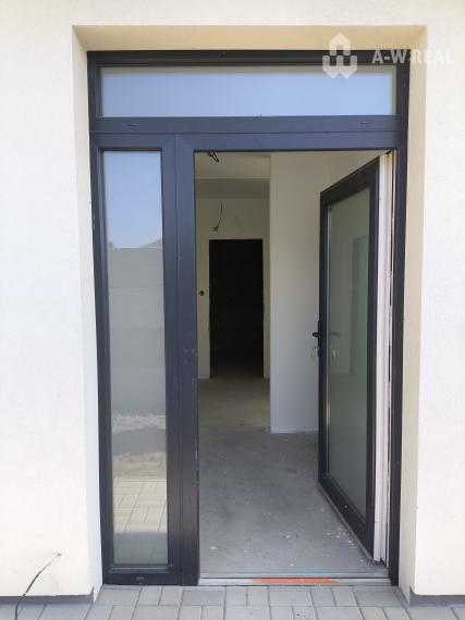 Ponúkame Vám na predaj 3 izbový rodinný dom (dvojdom) v obci Lúč na Ostrove!