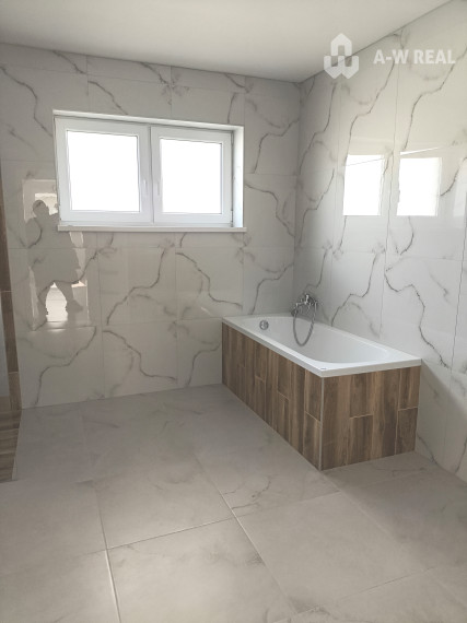 Ponúkam Vám na predaj 4izbový moderný rodinný dom v obci Horná Potôň!