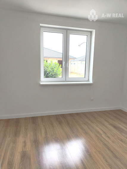 Ponúkam Vám na predaj 4izbový moderný rodinný dom v obci Horná Potôň!