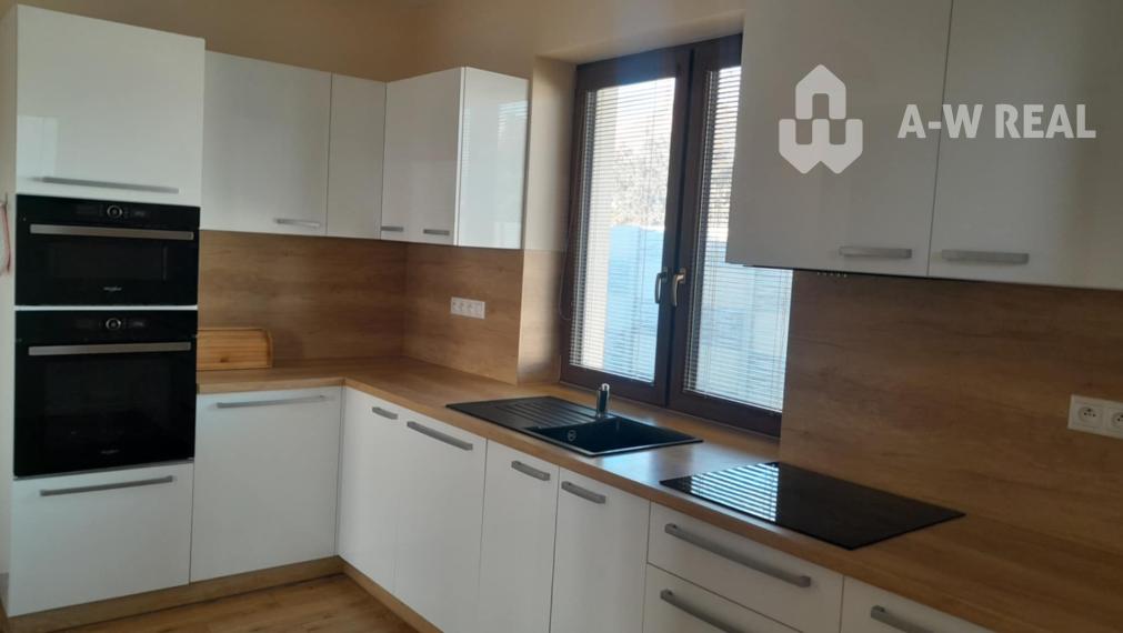 Novostavba rodinného domu blízko R7.