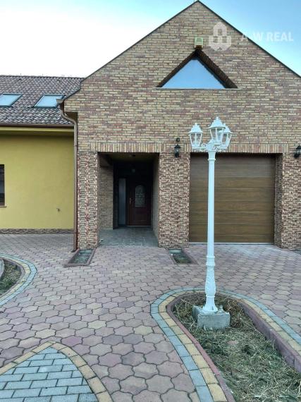 Na prenájom: 6-i. Rodinný dom s garážou a pozemkom, prenájom od 1.12.2025!!!