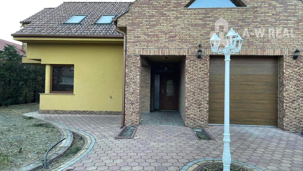 Na prenájom: 6-i. Rodinný dom s garážou a pozemkom, prenájom od 1.12.2025!!!