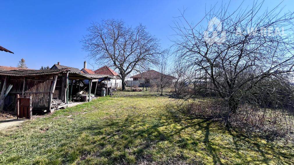 SOKOLCE-3 izbový RD na predaj na veľkom pozemku